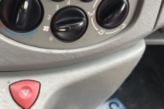 Optique avant principal gauche (feux)(phare) RENAULT TRAFIC 2