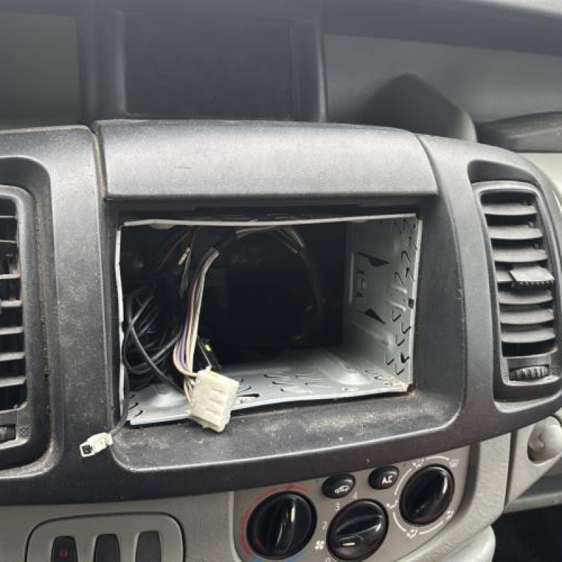 Poignee porte avant droit RENAULT TRAFIC 2 Photo n°20