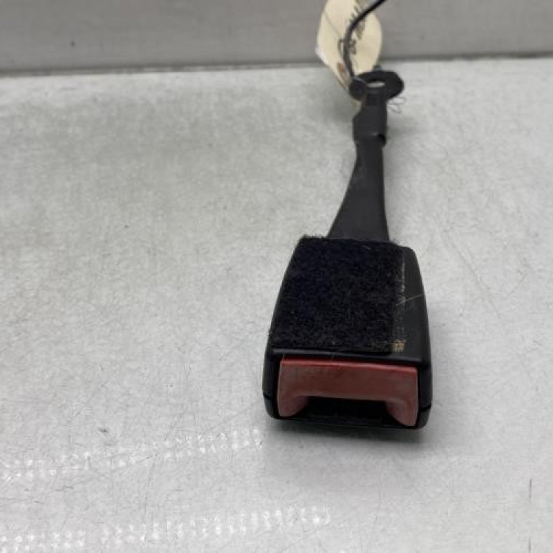 Attache ceinture avant droit FORD FIESTA 6 Photo n°2