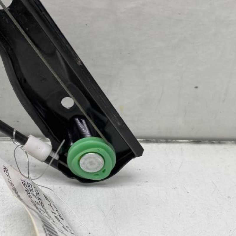 Leve vitre electrique arriere droit VOLKSWAGEN GOLF 5 Photo n°4