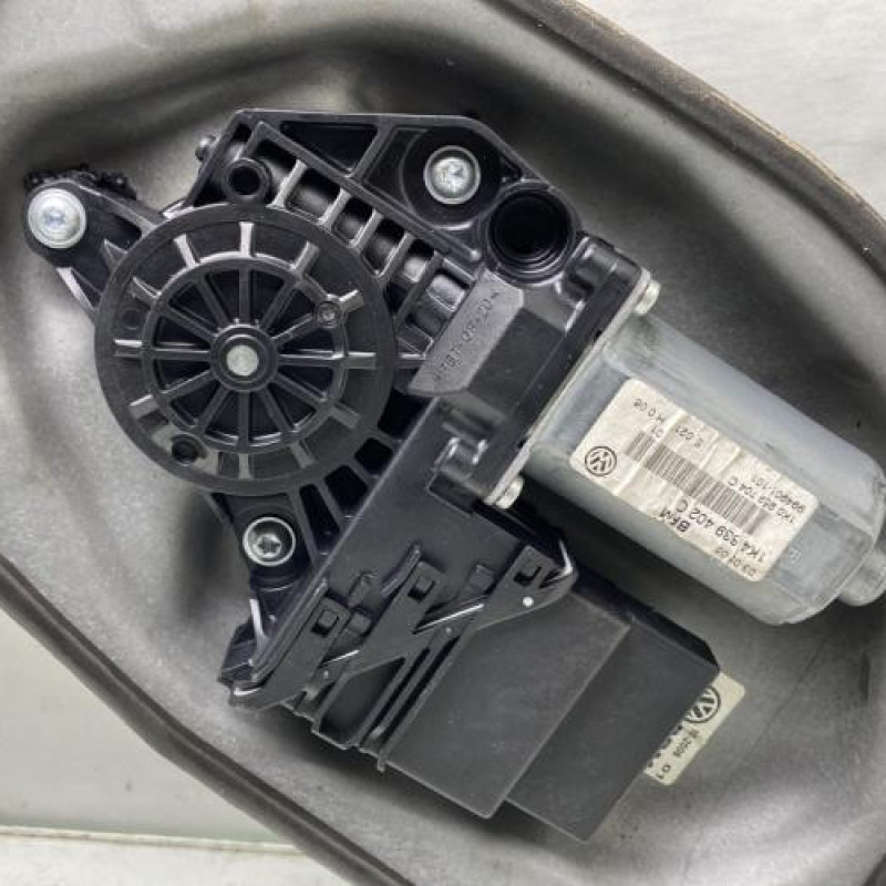 Leve vitre electrique arriere droit VOLKSWAGEN GOLF 5 Photo n°6