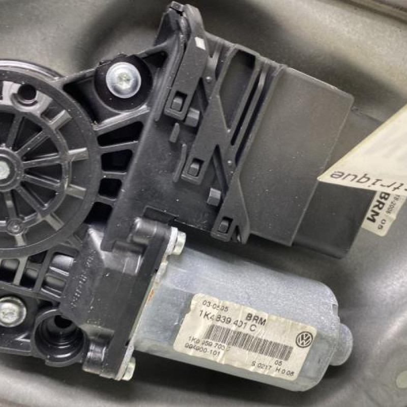 Leve vitre electrique arriere gauche VOLKSWAGEN GOLF 5 Photo n°6