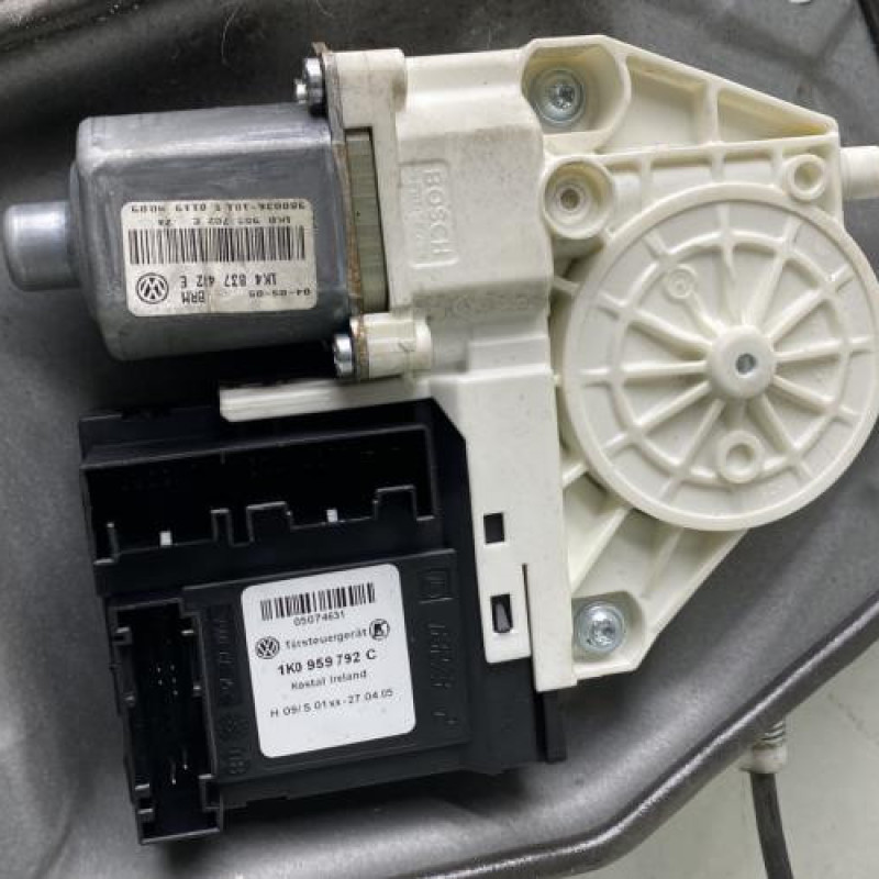Leve vitre electrique avant droit VOLKSWAGEN GOLF 5 Photo n°6