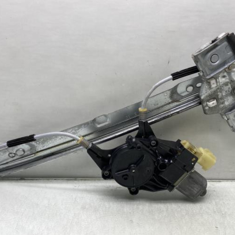 Leve vitre electrique avant gauche FORD FIESTA 6 Photo n°1