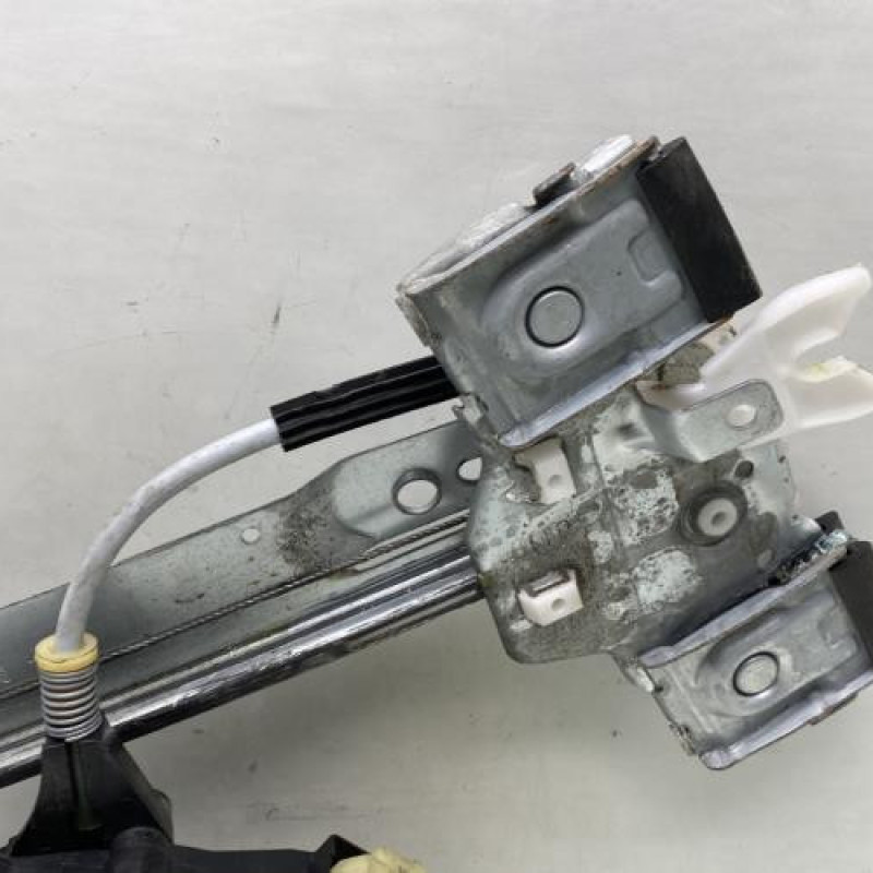 Leve vitre electrique avant gauche FORD FIESTA 6 Photo n°2