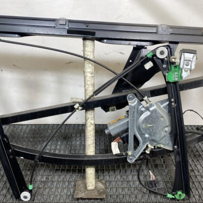Leve vitre electrique avant droit AUDI A4 1 Photo n°2