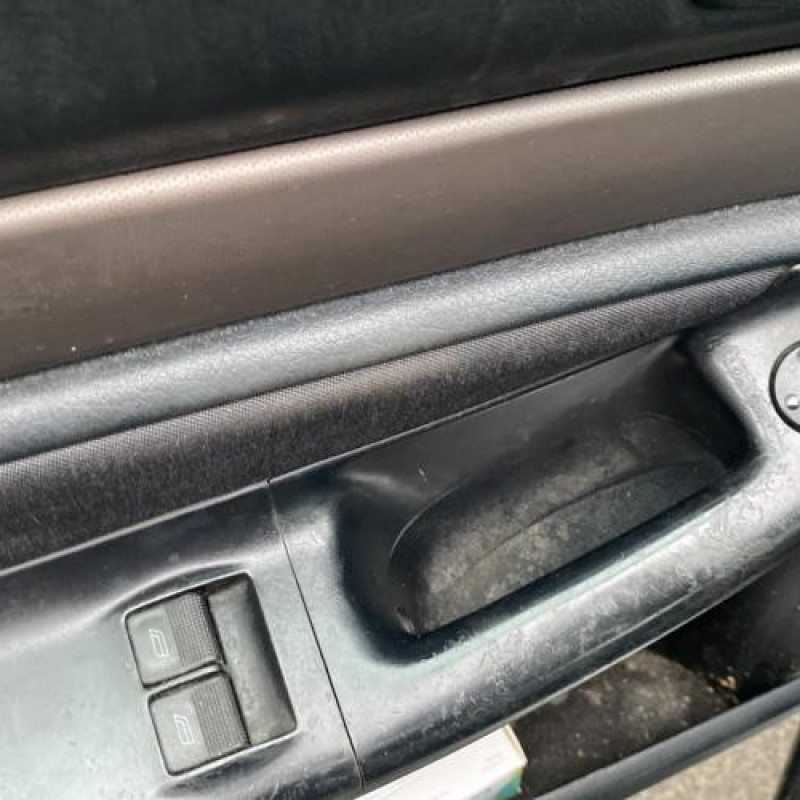 Leve vitre electrique avant droit AUDI A4 1 Photo n°14