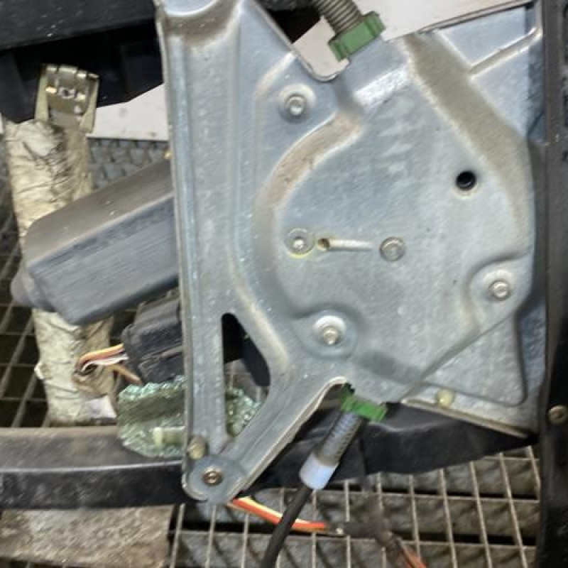 Leve vitre electrique avant droit AUDI A4 1 Photo n°2