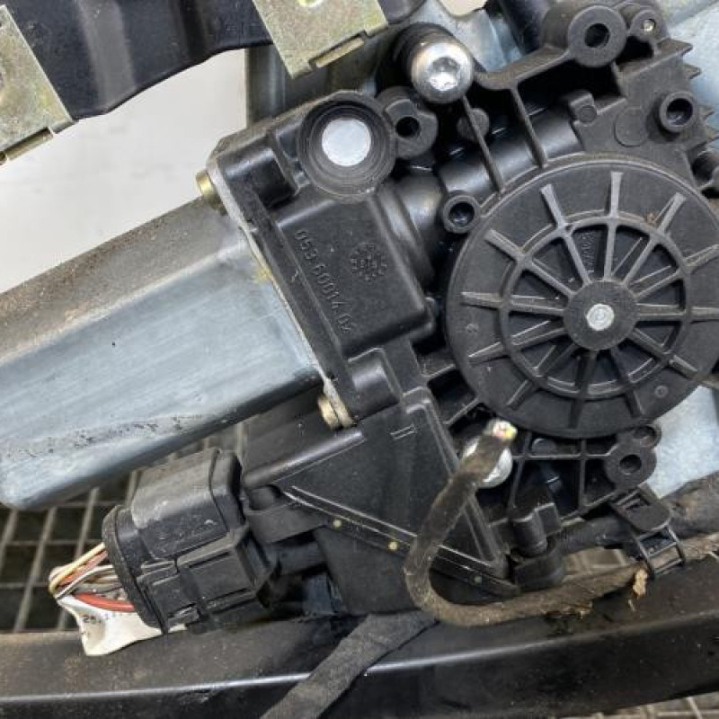 Leve vitre electrique avant gauche AUDI A4 1 Photo n°5
