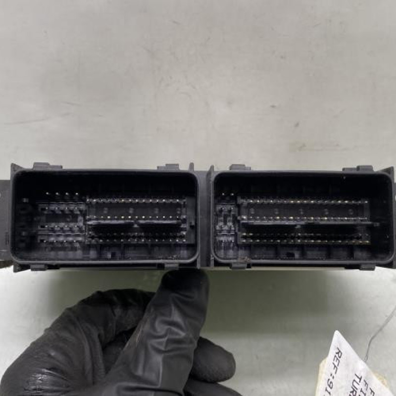 Calculateur moteur FORD FIESTA 6 Photo n°3