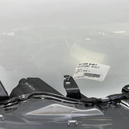 Optique avant principal droit (feux)(phare) TOYOTA AURIS 2