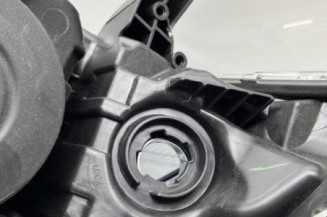 Optique avant principal droit (feux)(phare) TOYOTA AURIS 2