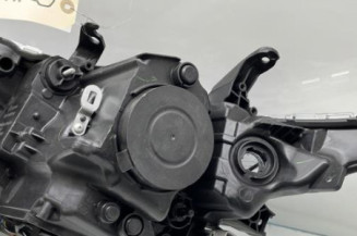 Optique avant principal droit (feux)(phare) TOYOTA AURIS 2