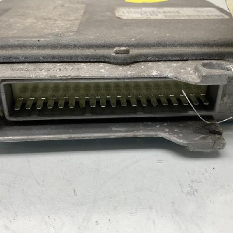 Calculateur moteur PEUGEOT 106 Photo n°3