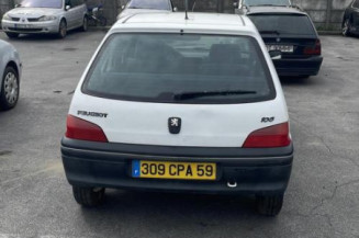 Calculateur moteur PEUGEOT 106