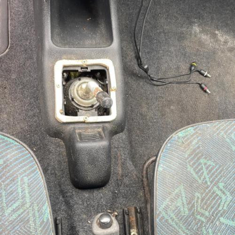 Calculateur moteur PEUGEOT 106 Photo n°11