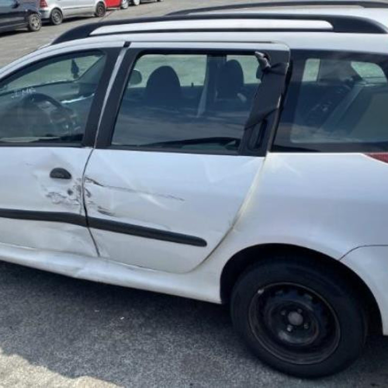 Calculateur moteur PEUGEOT 206 Photo n°10