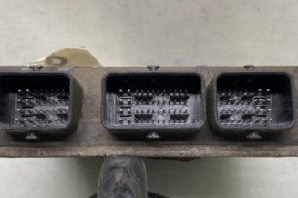 Calculateur moteur RENAULT CLIO 2