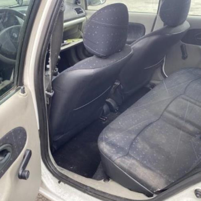Calculateur moteur RENAULT CLIO 2 Photo n°14