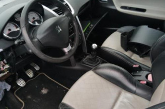 Calculateur moteur PEUGEOT 207