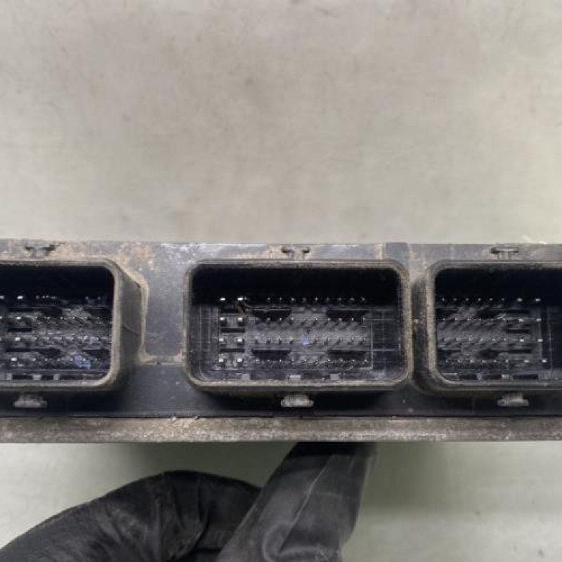 Calculateur moteur RENAULT CLIO 2 CAMPUS Photo n°4