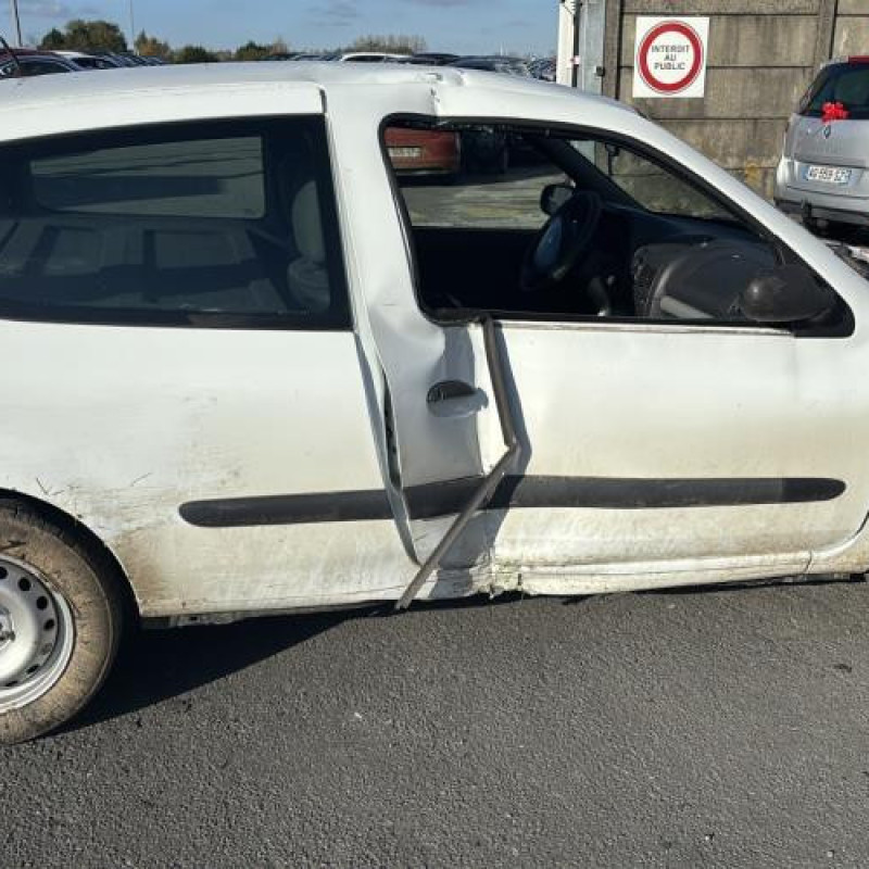 Calculateur moteur RENAULT CLIO 2 CAMPUS Photo n°10