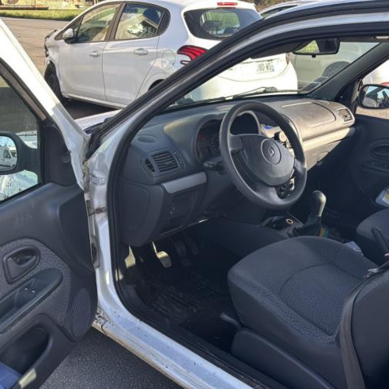 Calculateur moteur RENAULT CLIO 2 CAMPUS Photo n°13