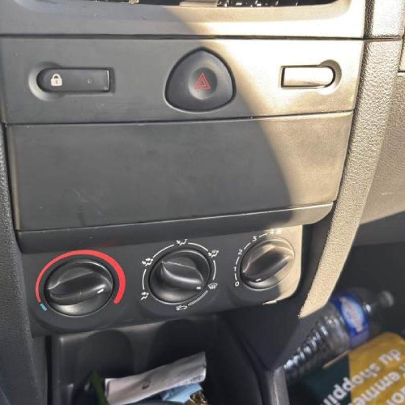 Calculateur moteur RENAULT CLIO 2 CAMPUS Photo n°18