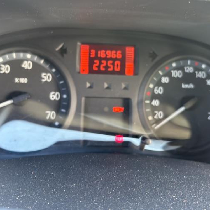 Calculateur moteur RENAULT CLIO 2 CAMPUS Photo n°19