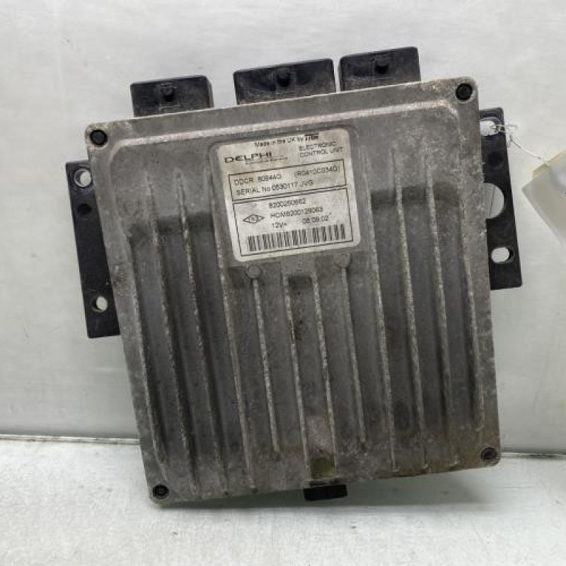 Calculateur moteur RENAULT CLIO 2 Photo n°1