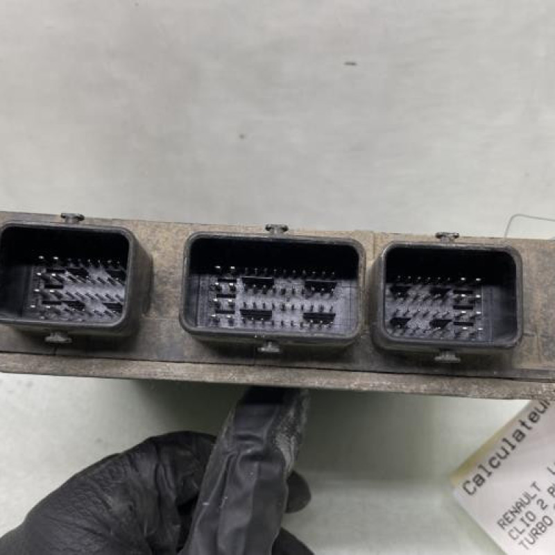 Calculateur moteur RENAULT CLIO 2 Photo n°3