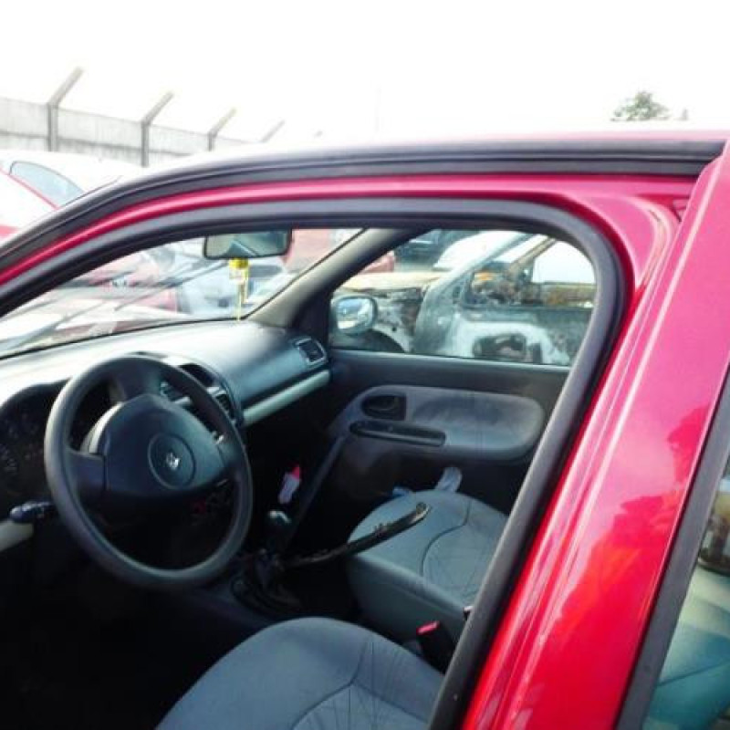 Calculateur moteur RENAULT CLIO 2 Photo n°9