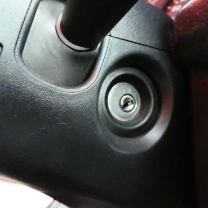 Calculateur moteur RENAULT CLIO 2 Photo n°13
