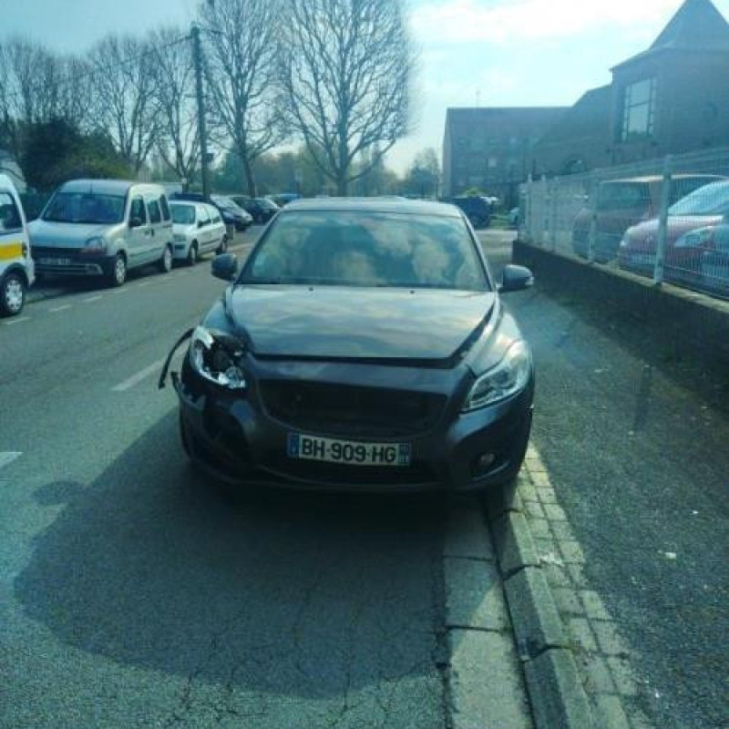 Pare boue arriere droit VOLVO C 30 Photo n°5