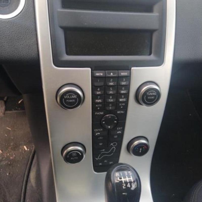 Pare boue arriere droit VOLVO C 30 Photo n°13