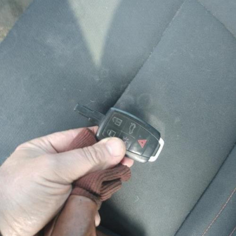 Pare boue arriere droit VOLVO C 30 Photo n°15