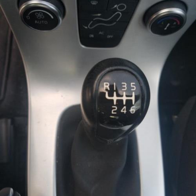 Pare boue arriere droit VOLVO C 30 Photo n°17