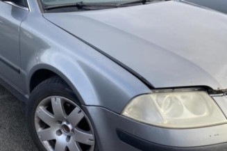Pare boue arriere droit VOLKSWAGEN PASSAT 4