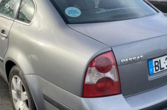 Pare boue arriere droit VOLKSWAGEN PASSAT 4