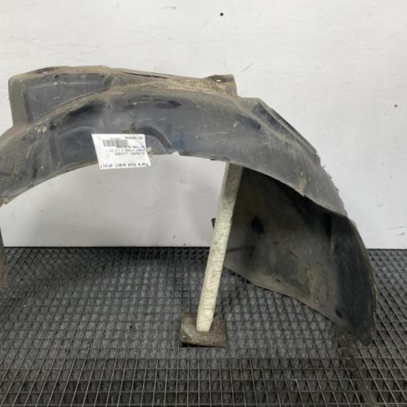 Pare boue avant droit VOLKSWAGEN PASSAT 4 Photo n°1