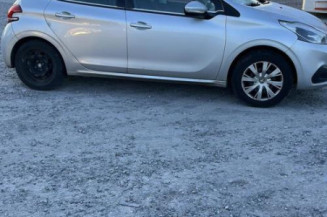Plage arriere PEUGEOT 208 1
