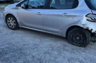 Plage arriere PEUGEOT 208 1