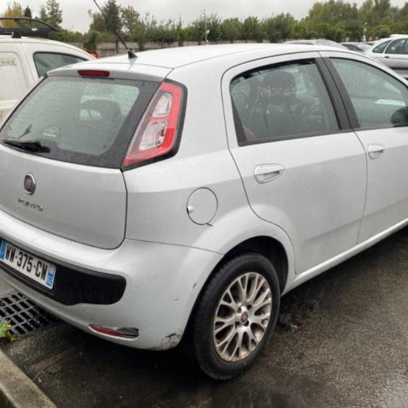 Plage arriere FIAT PUNTO EVO 3 Photo n°14