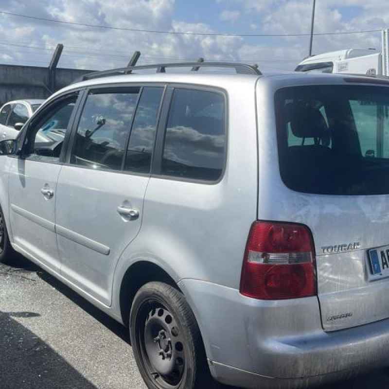 Plage arriere VOLKSWAGEN TOURAN 1 Photo n°8