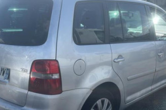 Plage arriere VOLKSWAGEN TOURAN 1
