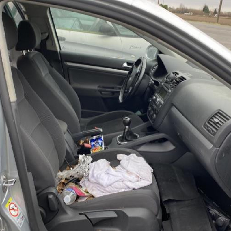 Plage arriere VOLKSWAGEN GOLF 5 Photo n°17
