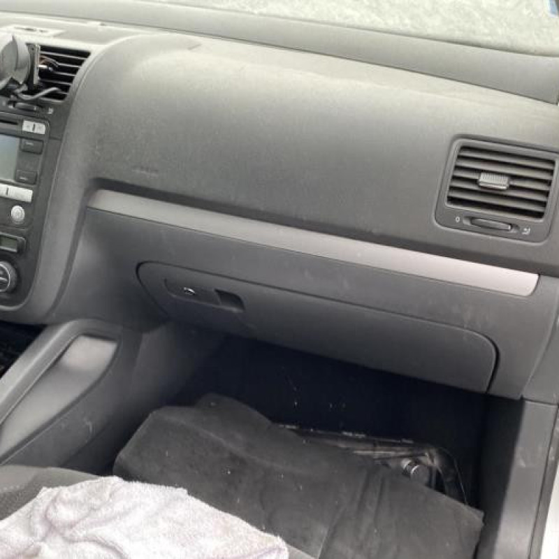 Plage arriere VOLKSWAGEN GOLF 5 Photo n°18