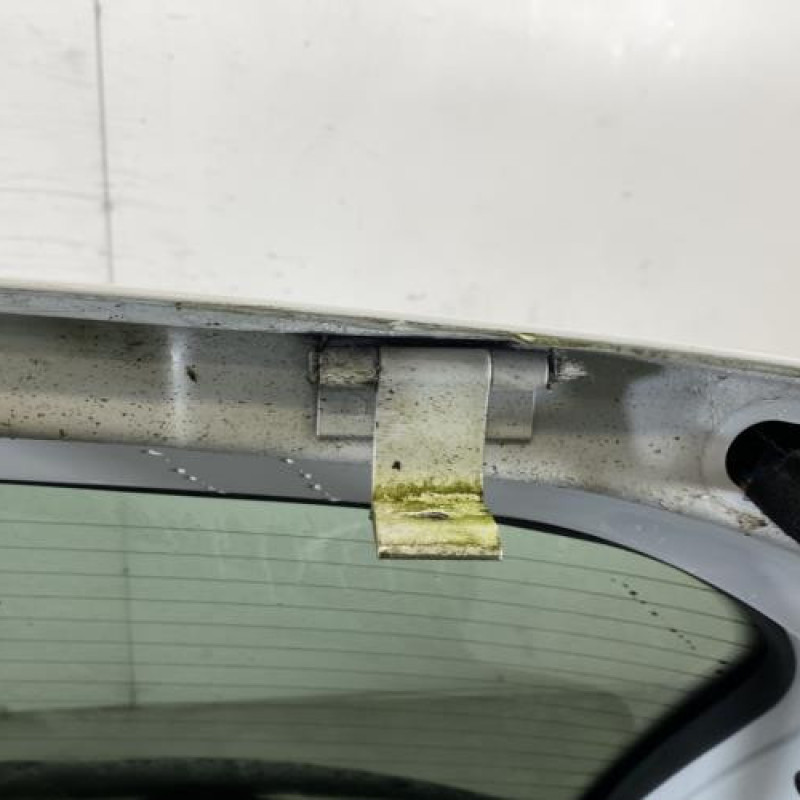 Malle/Hayon arriere OPEL CORSA D Photo n°7