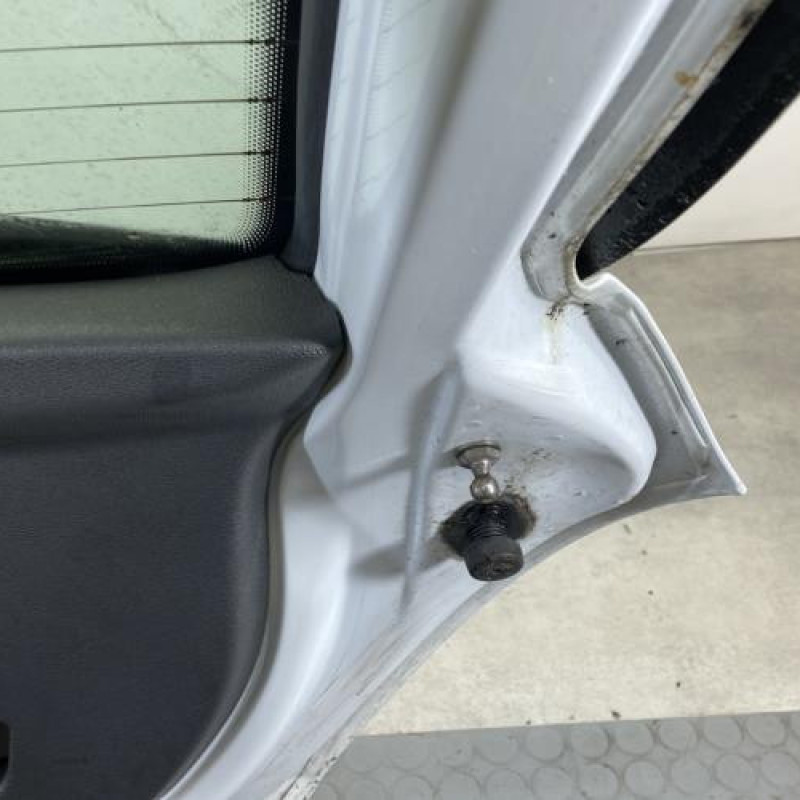Malle/Hayon arriere OPEL CORSA D Photo n°8
