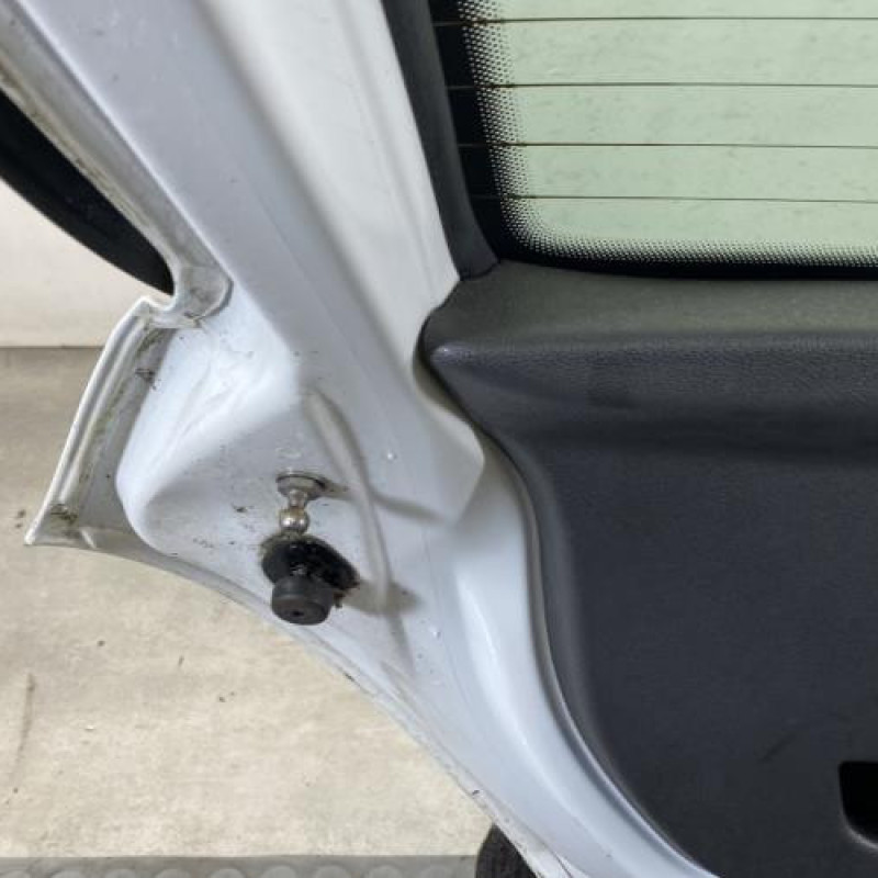 Malle/Hayon arriere OPEL CORSA D Photo n°9